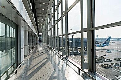 第一人称恐怖游戏《Whispers in the Fog》实机预告片